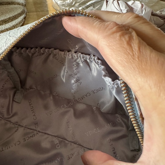 Vince Camuto Makeup Bag NWT - Picture 8 of 12